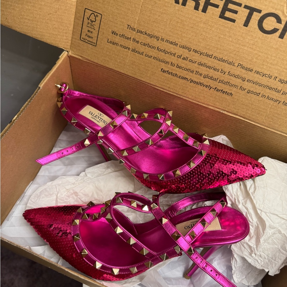 Valentino Pink Studded Heels with Metallic Finish - Picture 2 of 4